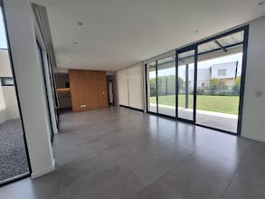 Casa 4 amb. en venta en El Cantón Puerto, Escobar